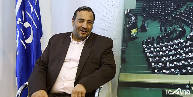 لزوم توجه به بخش پتروشیمی‌ها/ نرخ خوراک پتروشیمی‌ها در کل کشور باید یکسان باشد