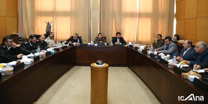 انتقاد از برخورد نامناسب با کولبرها/ تاکید بر لزوم بازگشایی مرز تمرچین/ارائه گزارش عملکرد 8 ماهه نیروی انتظامی به نمایندگان